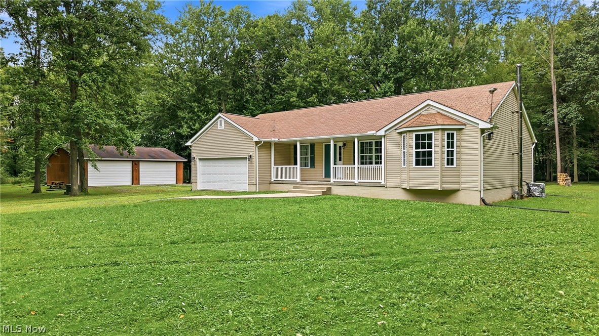 2930 Selkirk Bush Road SW Warren OH 44481