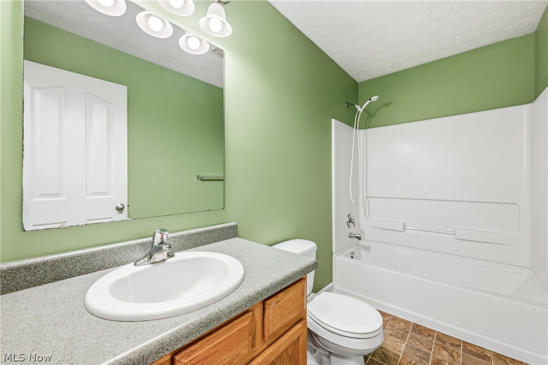 2930 Selkirk Bush Road SW Warren OH 44481
