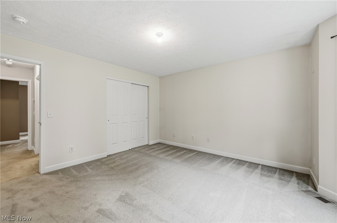 2930 Selkirk Bush Road SW Warren OH 44481