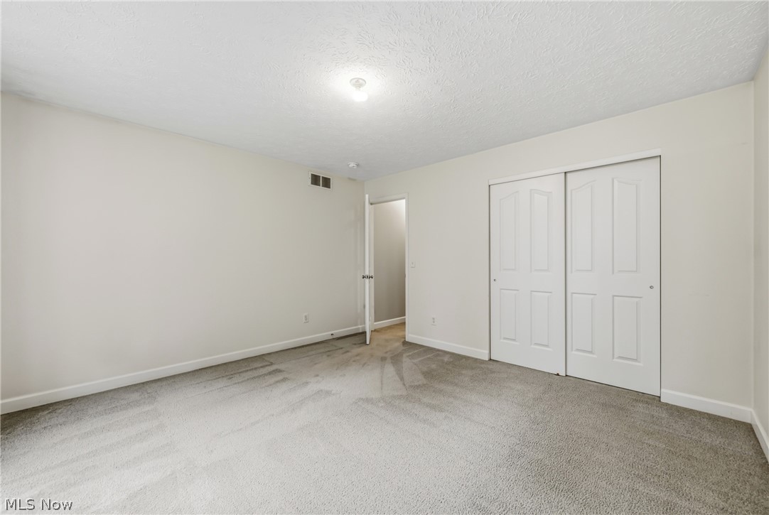 2930 Selkirk Bush Road SW Warren OH 44481