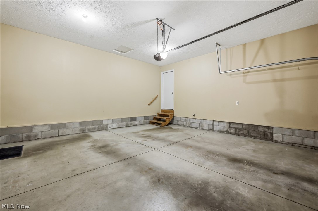 2930 Selkirk Bush Road SW Warren OH 44481