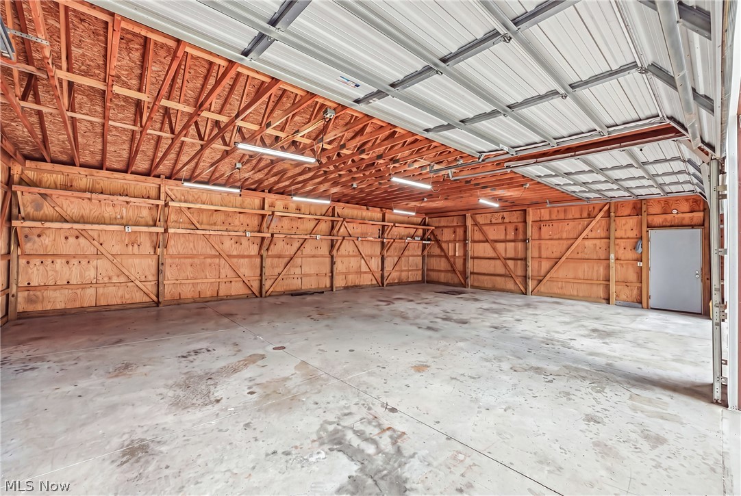 2930 Selkirk Bush Road SW Warren OH 44481