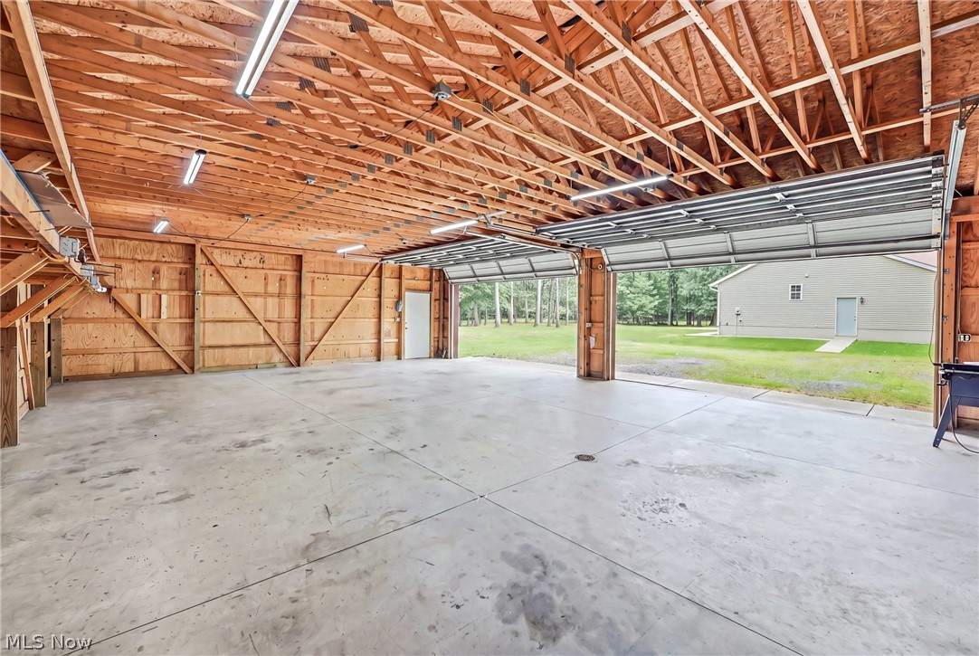 2930 Selkirk Bush Road SW Warren OH 44481