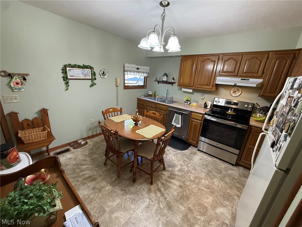 441 Esther Court NW New Philadelphia OH 44663