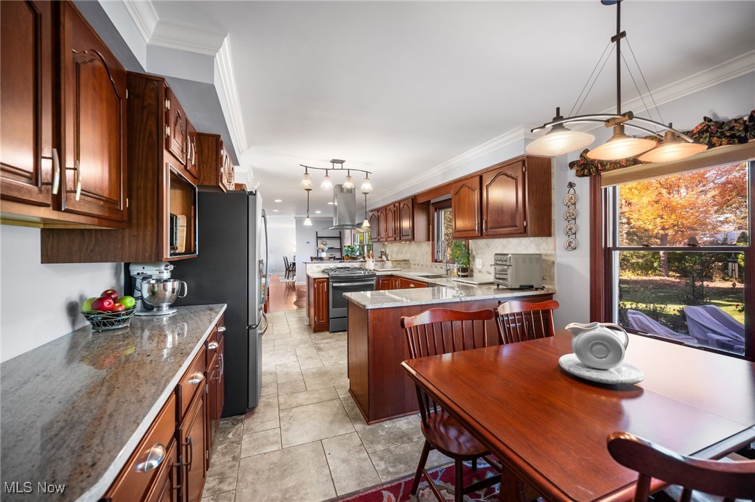 6807 Larchmont Drive Mayfield Heights OH 44124