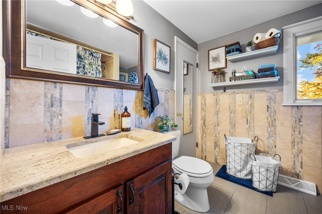 6807 Larchmont Drive Mayfield Heights OH 44124