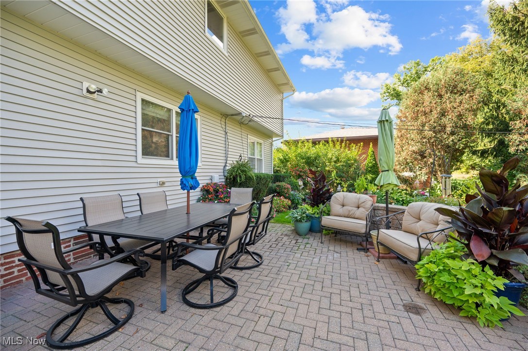 6807 Larchmont Drive Mayfield Heights OH 44124