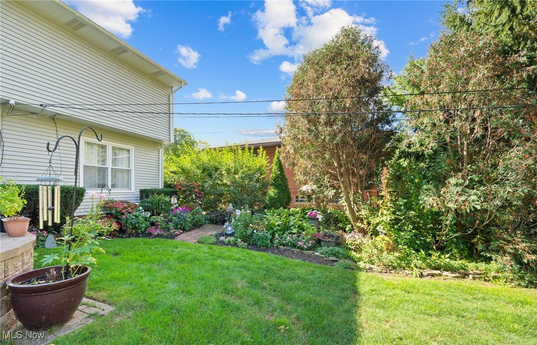 6807 Larchmont Drive Mayfield Heights OH 44124