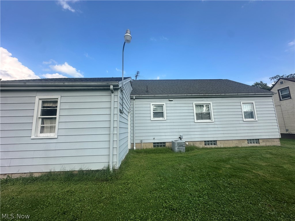 92 Camvet Drive Campbell OH 44405