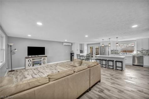 5872 Emerald Street North Ridgeville OH 44039