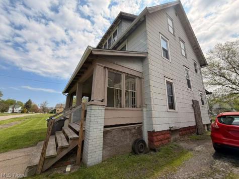 197 W Delason Avenue Youngstown OH 44507