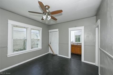6153 Morton Avenue Cleveland OH 44127