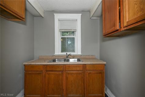 6153 Morton Avenue Cleveland OH 44127