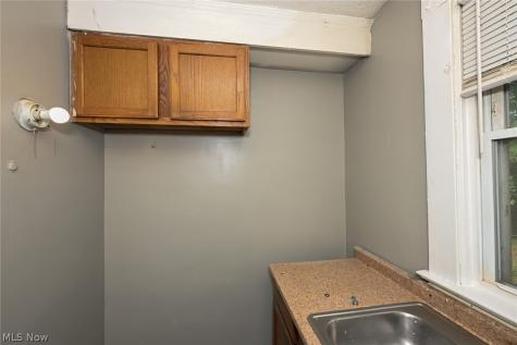 6153 Morton Avenue Cleveland OH 44127