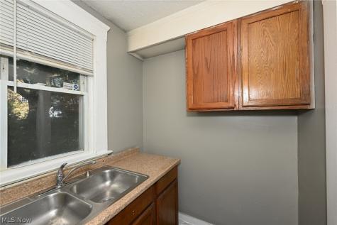 6153 Morton Avenue Cleveland OH 44127