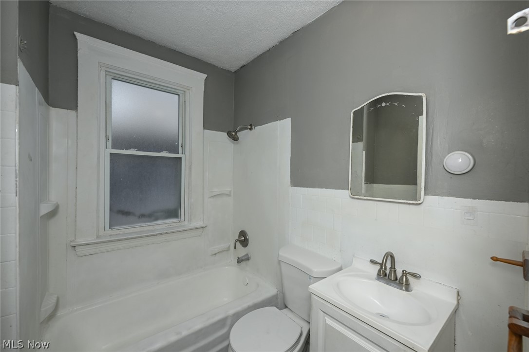 6153 Morton Avenue Cleveland OH 44127