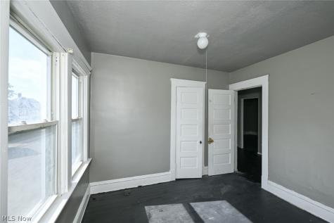 6153 Morton Avenue Cleveland OH 44127