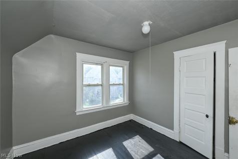 6153 Morton Avenue Cleveland OH 44127