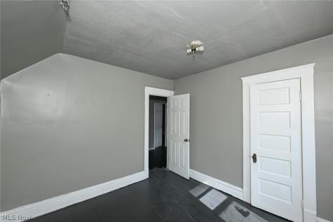 6153 Morton Avenue Cleveland OH 44127