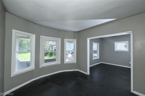 6153 Morton Avenue Cleveland OH 44127