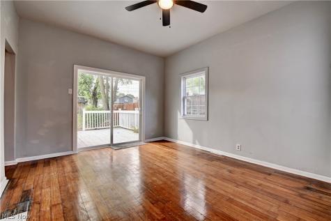 325 W Maryland Avenue Sebring OH 44672