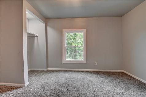 325 W Maryland Avenue Sebring OH 44672