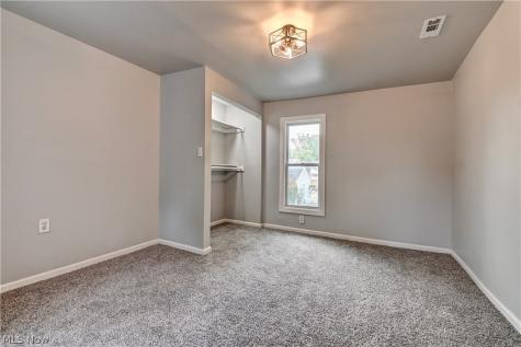 325 W Maryland Avenue Sebring OH 44672
