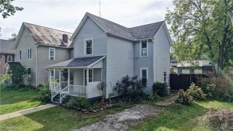 325 W Maryland Avenue Sebring OH 44672