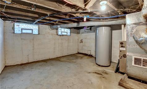325 W Maryland Avenue Sebring OH 44672