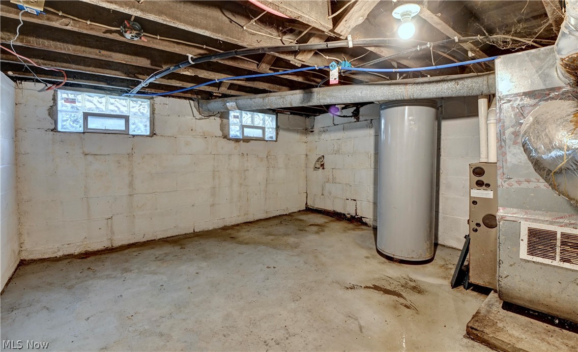 325 W Maryland Avenue Sebring OH 44672
