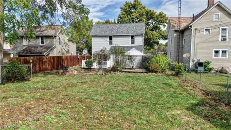 325 W Maryland Avenue Sebring OH 44672