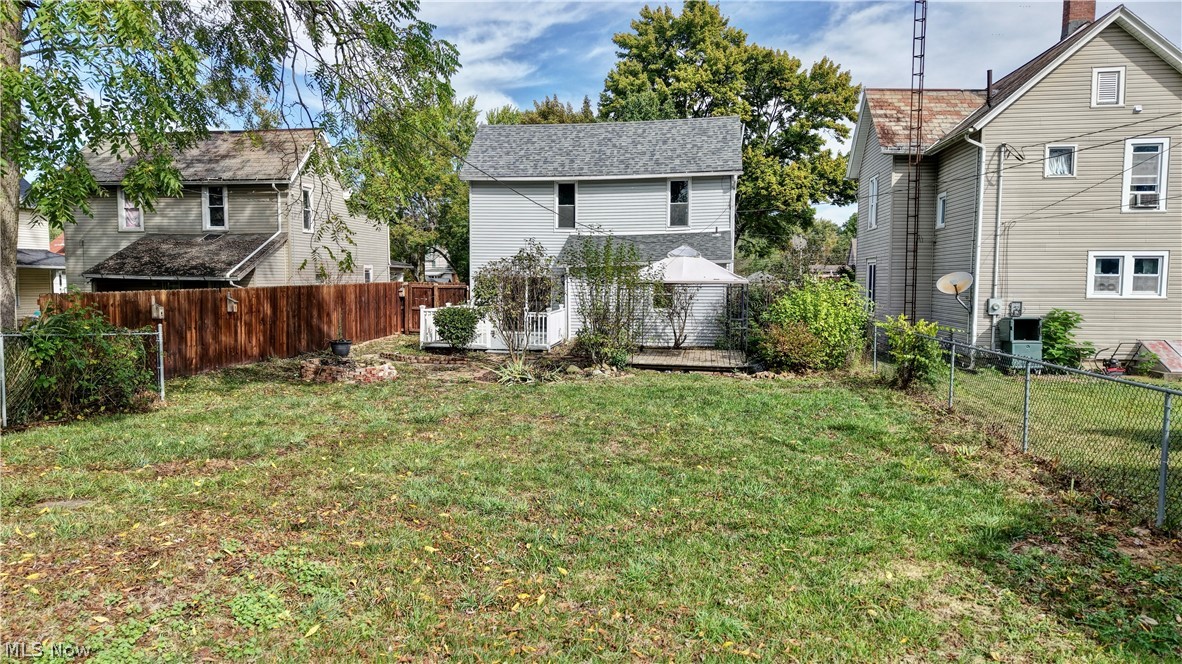 325 W Maryland Avenue Sebring OH 44672