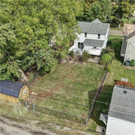 325 W Maryland Avenue Sebring OH 44672