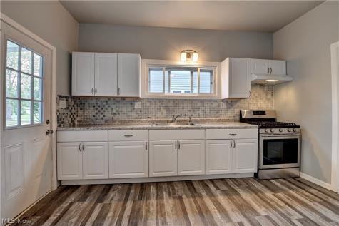 325 W Maryland Avenue Sebring OH 44672
