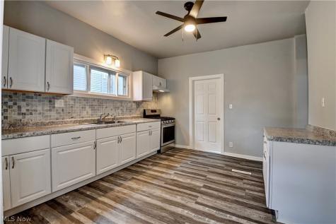 325 W Maryland Avenue Sebring OH 44672