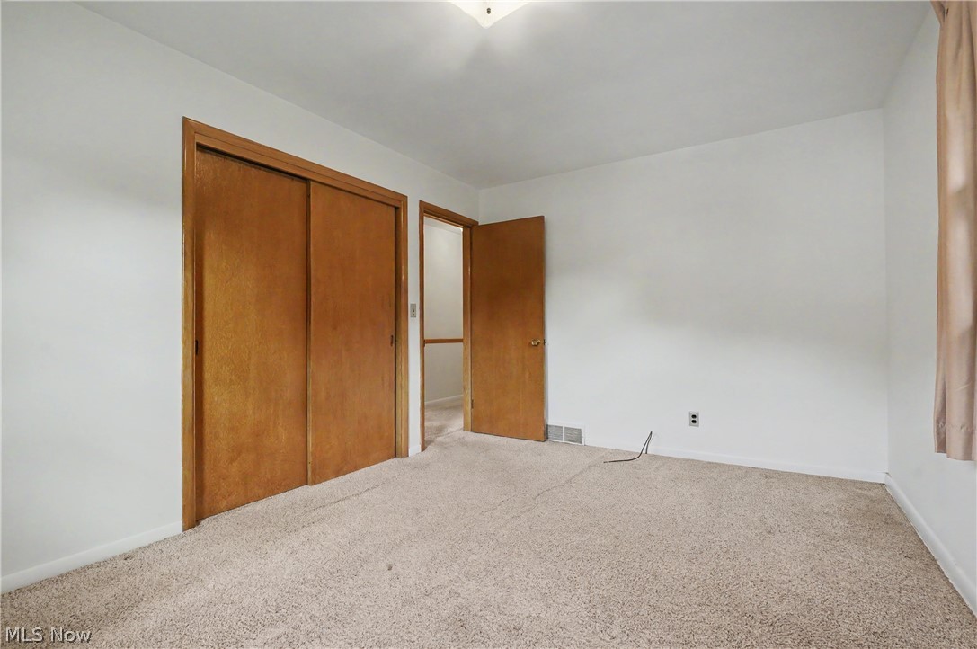 1974 Silver Fox Lane NE Warren OH 44484