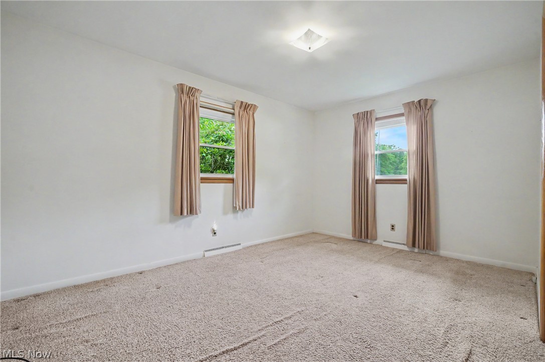 1974 Silver Fox Lane NE Warren OH 44484