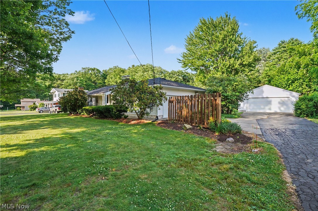 1974 Silver Fox Lane NE Warren OH 44484