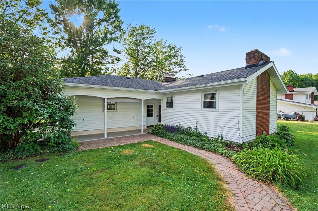 1974 Silver Fox Lane NE Warren OH 44484