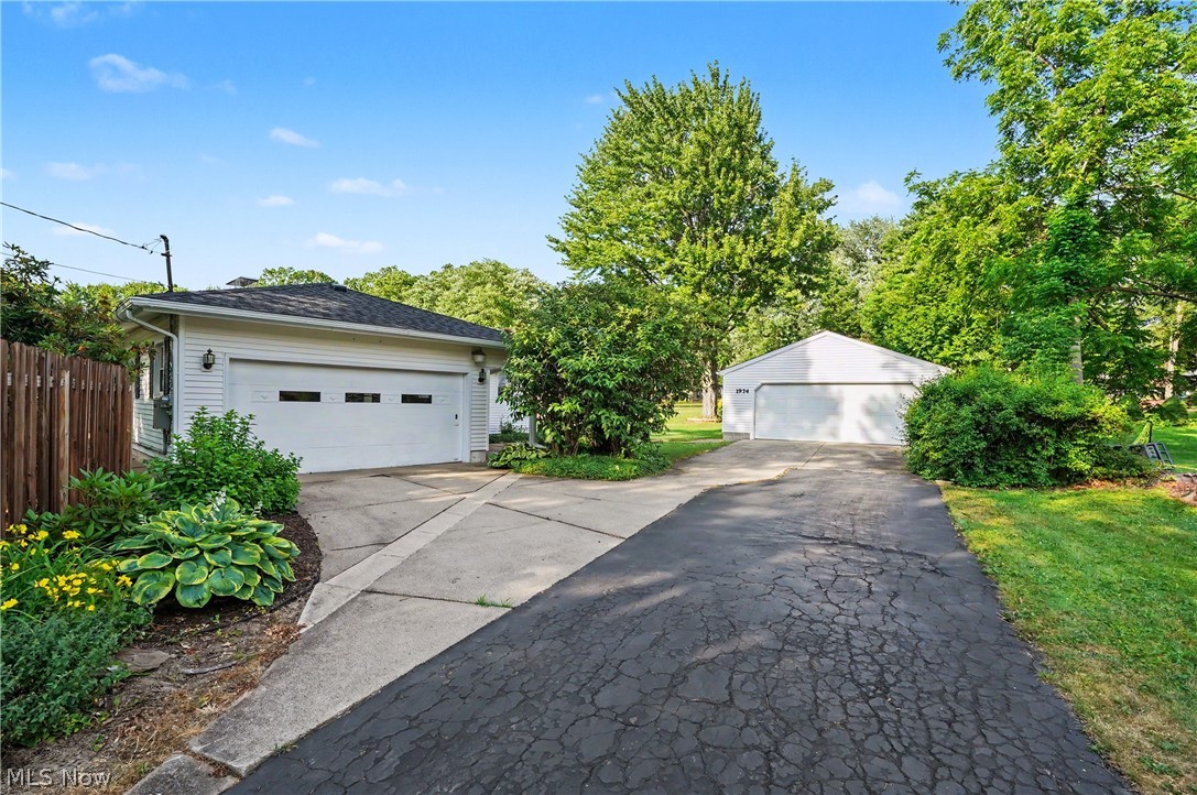 1974 Silver Fox Lane NE Warren OH 44484