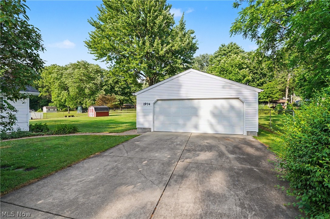 1974 Silver Fox Lane NE Warren OH 44484