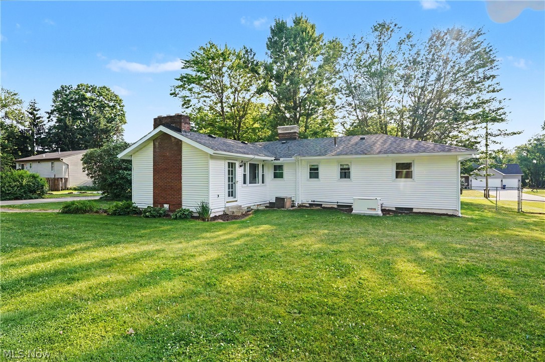 1974 Silver Fox Lane NE Warren OH 44484