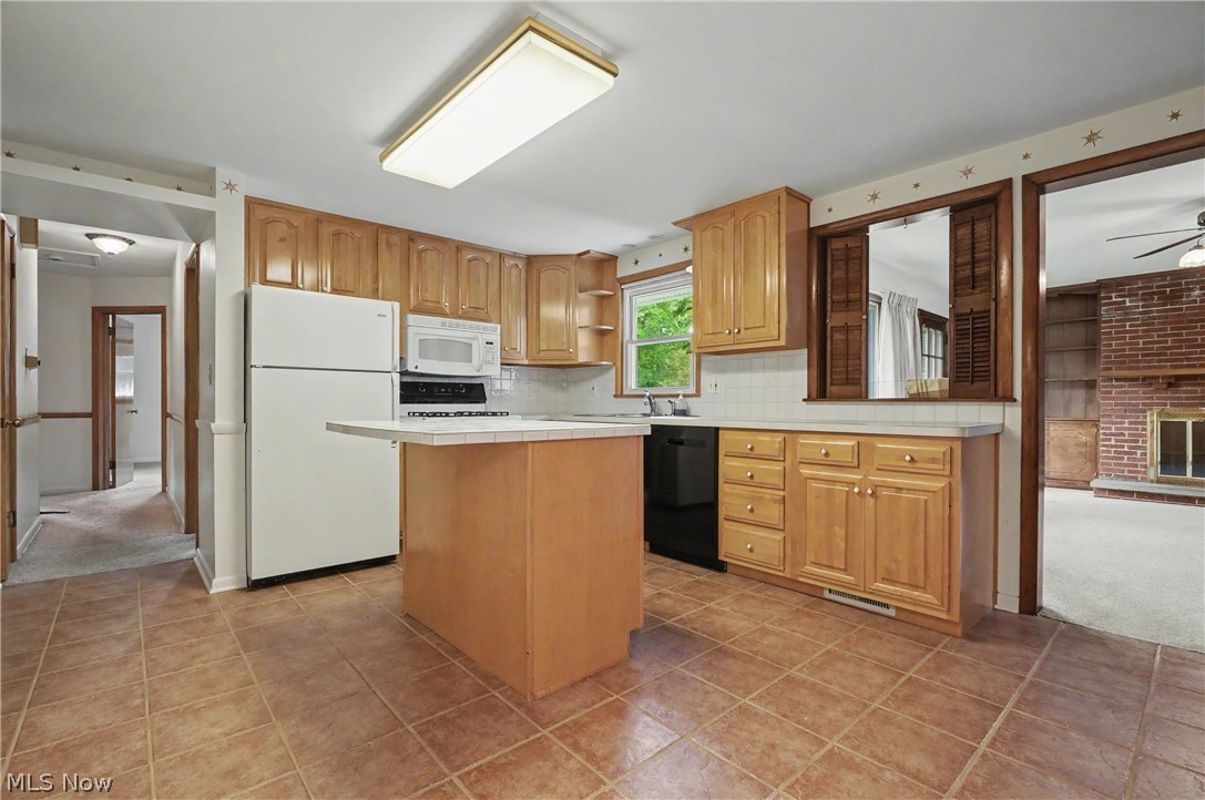 1974 Silver Fox Lane NE Warren OH 44484