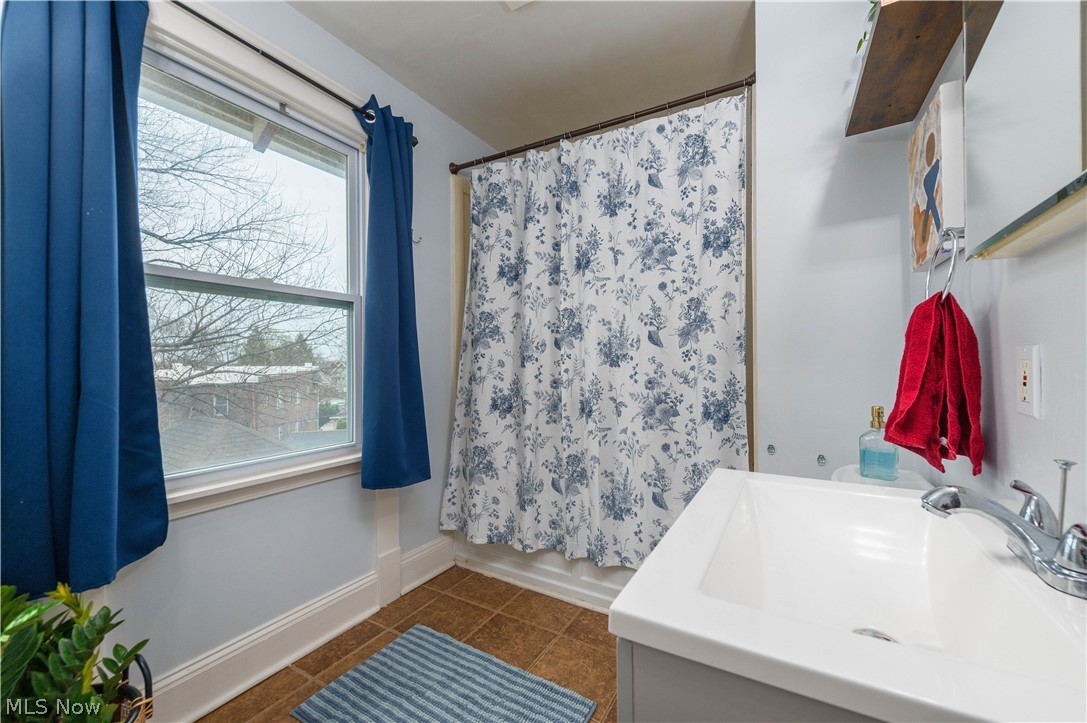 10606 Parkhurst Drive Cleveland OH 44111