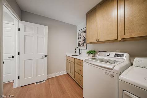 2343 Auden Circle Brunswick OH 44212