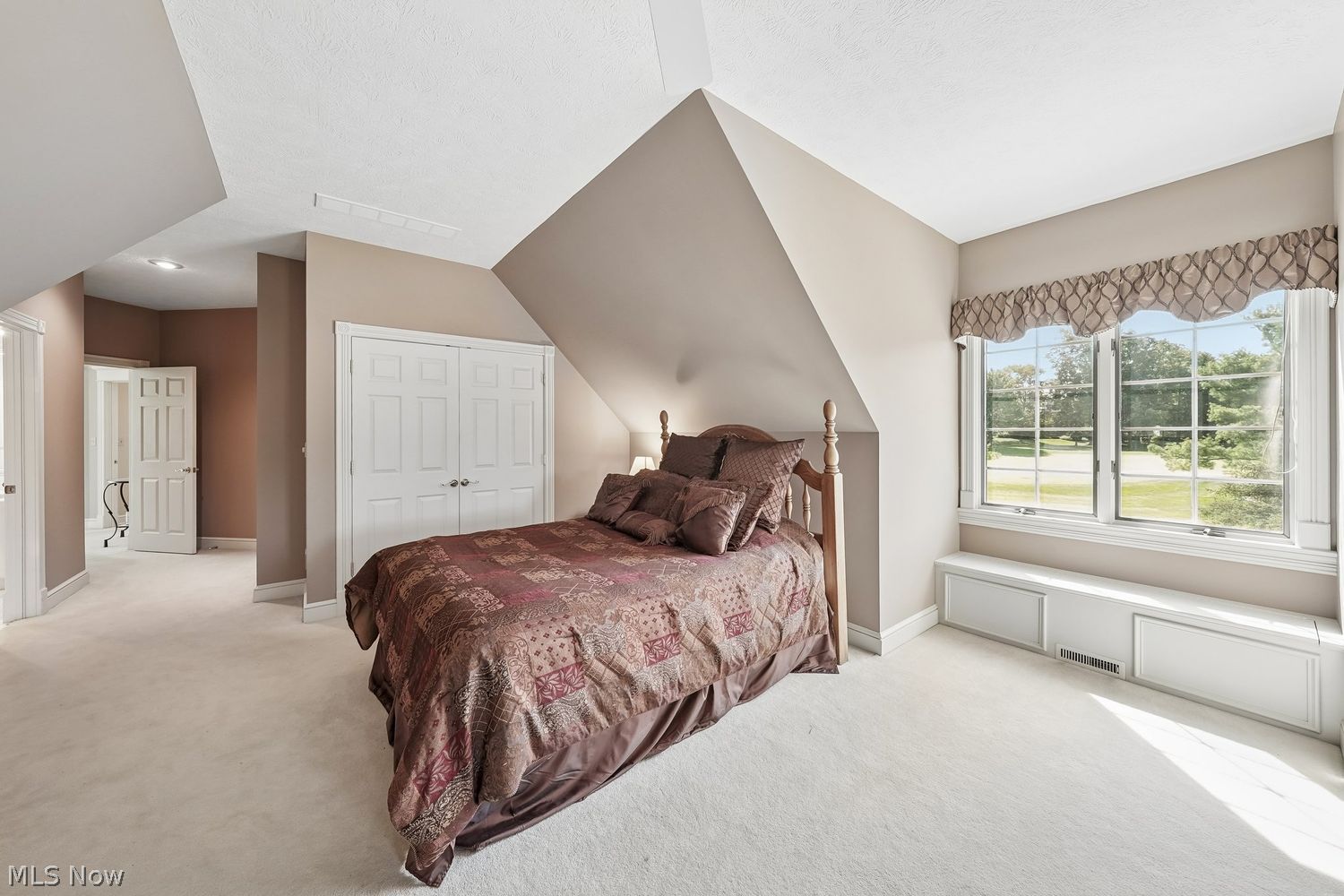 230 Camden Lane Aurora OH 44202