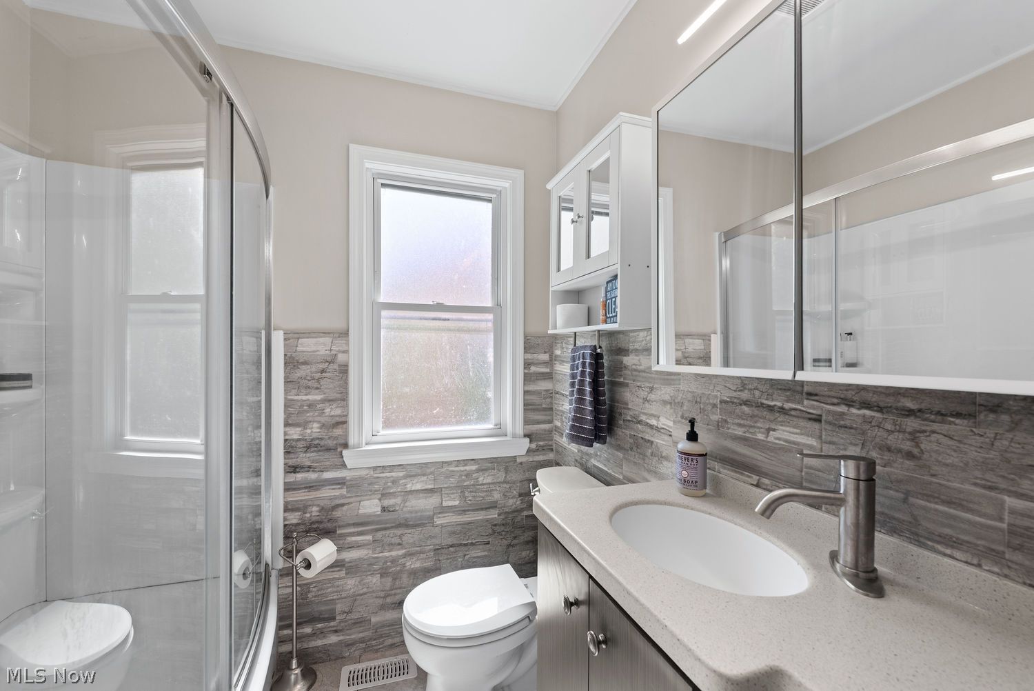 259 Inwood Boulevard Avon Lake OH 44012