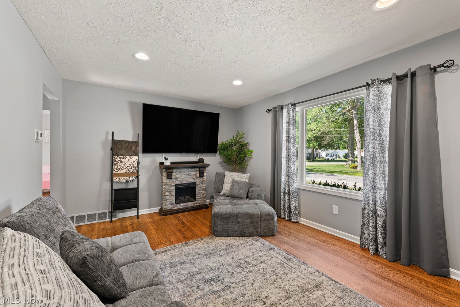 259 Inwood Boulevard Avon Lake OH 44012