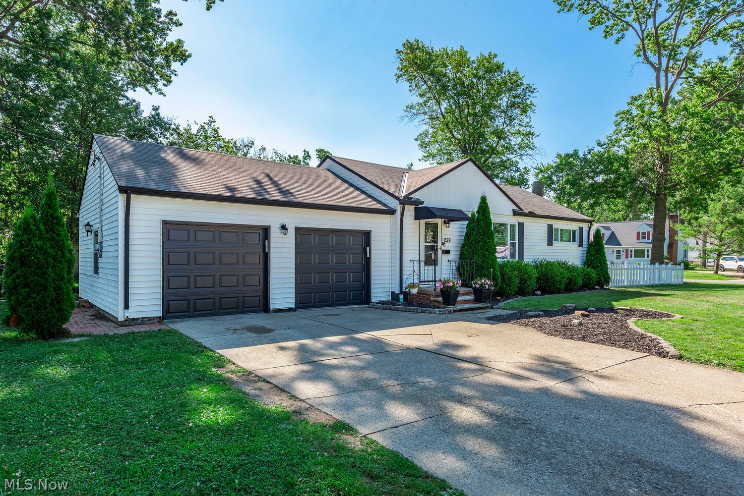 259 Inwood Boulevard Avon Lake OH 44012