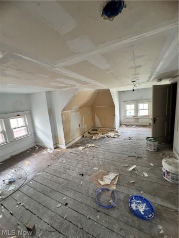 13002 Maplerow Avenue Garfield Heights OH 44105